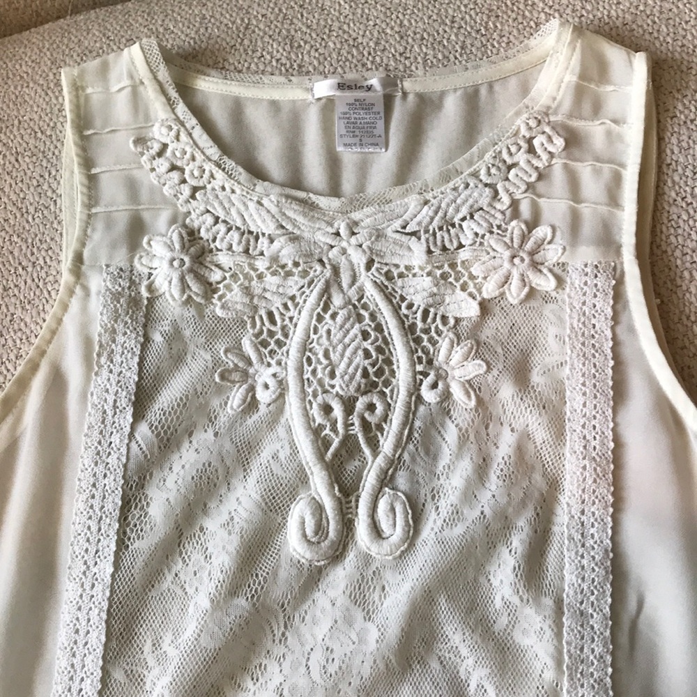 Anthro Esley lace design tank - vintage vibes!
